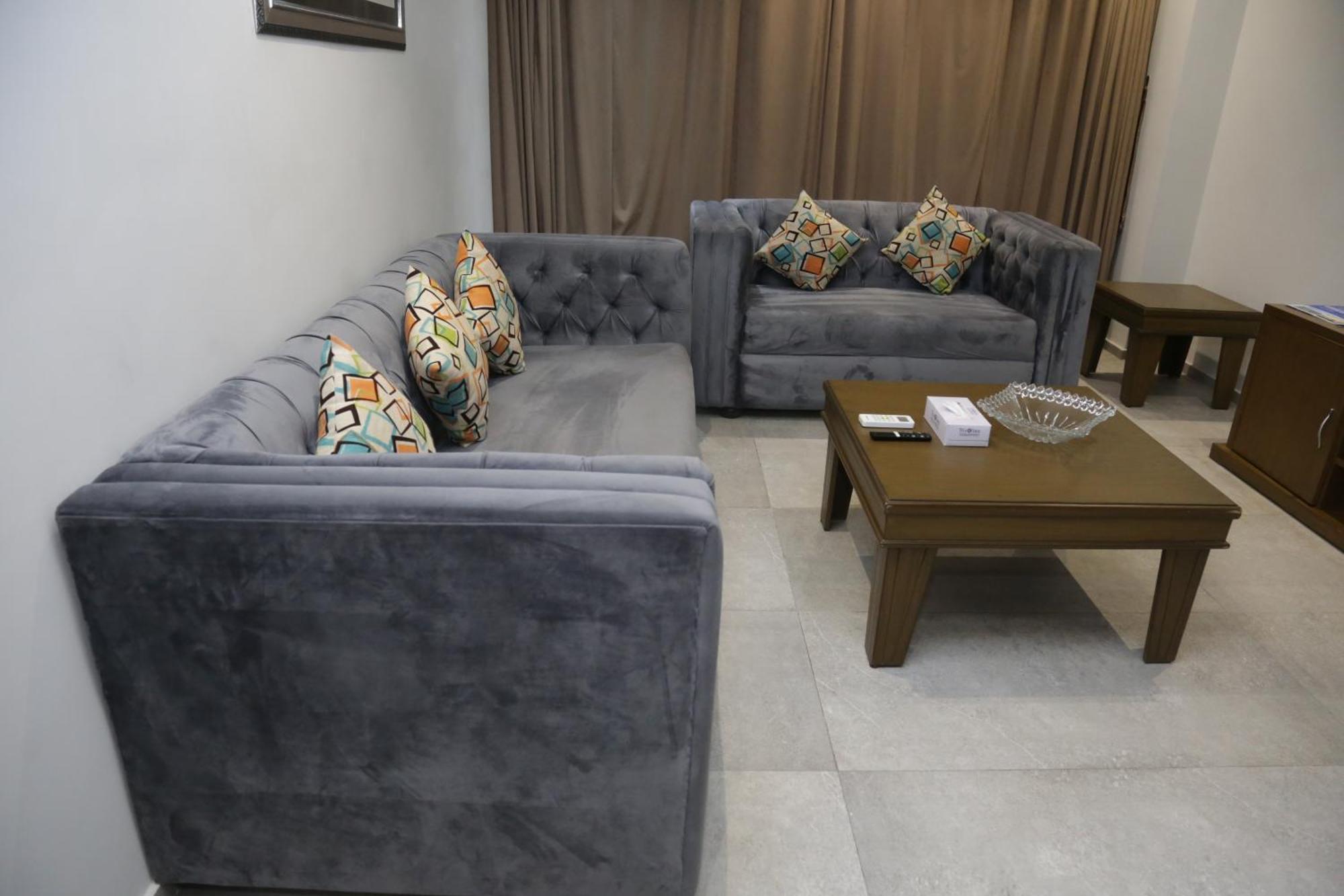 Trivelles Executive Suites Islamabad Eksteriør billede